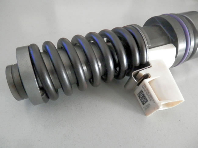 沃爾沃挖掘機(jī)配件噴油器3155040